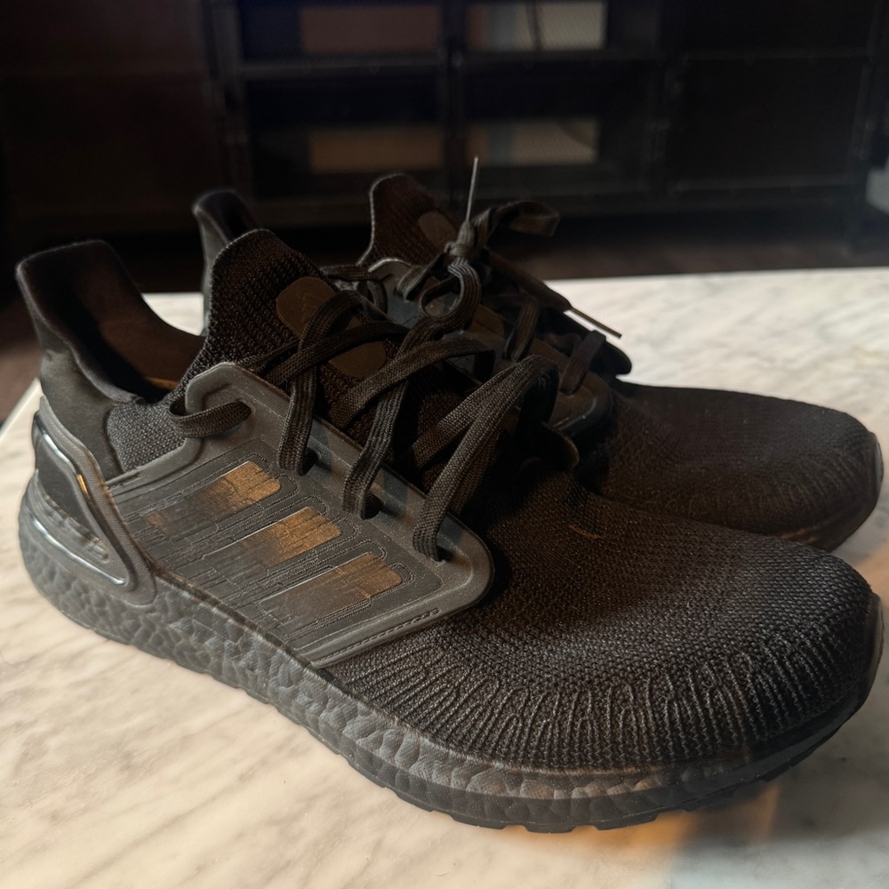 Mens Adidas ULTRABOOST 20 Triple Black size 10.5